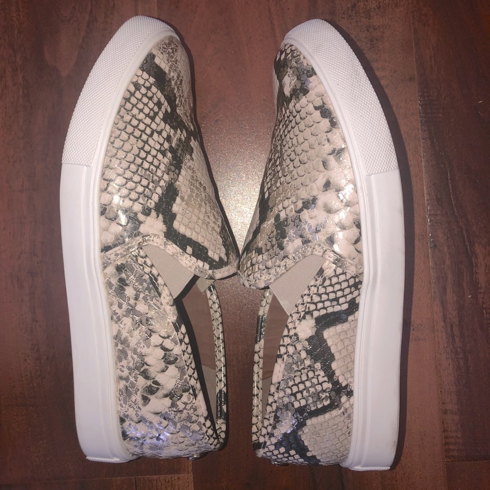 Steve Madden Tennis/Slip Ons